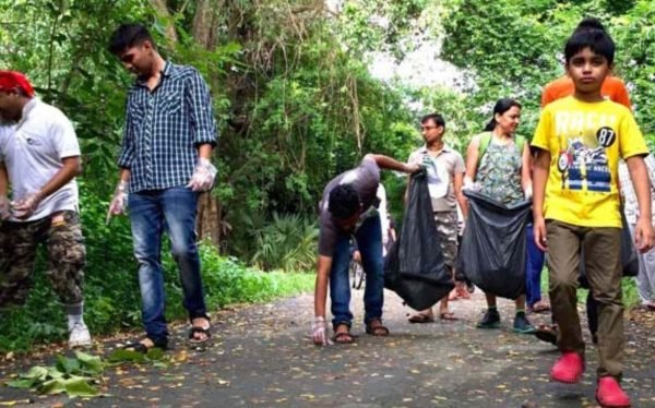 Clean Up Activity At IIT, Bombay : Earth5R