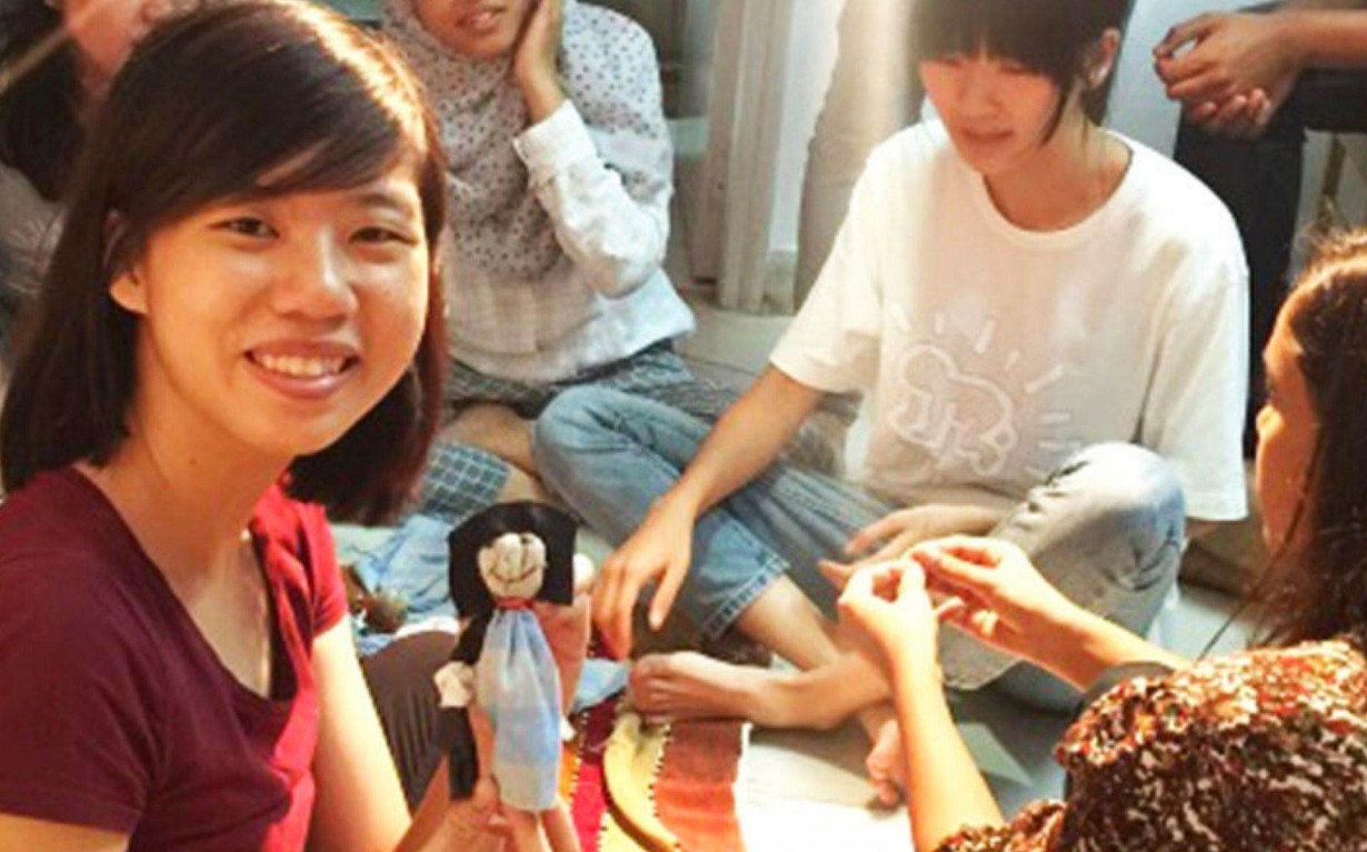 Doll-Making-Recycling-Workshop-Volunteer-Mumbai-India-Environmental-NGO-Earth5R