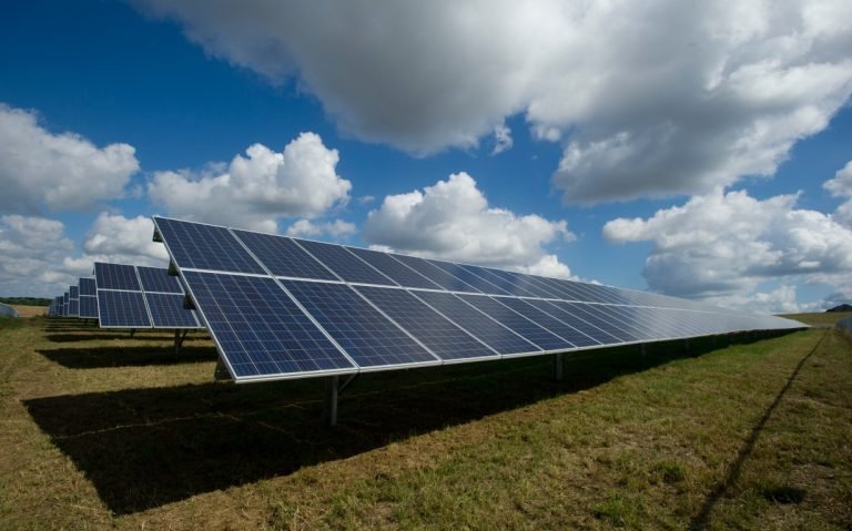 Earth5R-Research-Article-Assessing-The-Impact-Of-Artificial-Intelligence-On-Renewable-Energy-In-India