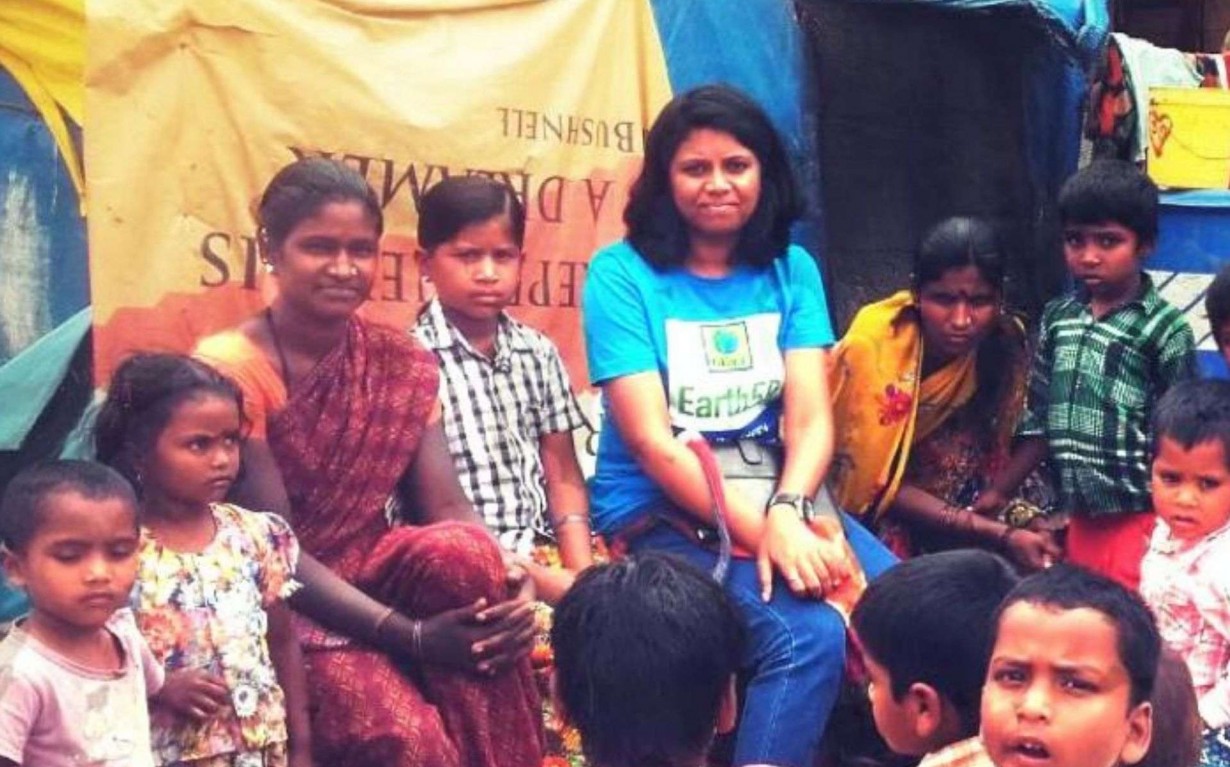 Environmental-Awareness-Volunteer-Bangalore-Slum-Mumbai-India-Environmental-NGO-Earth5R