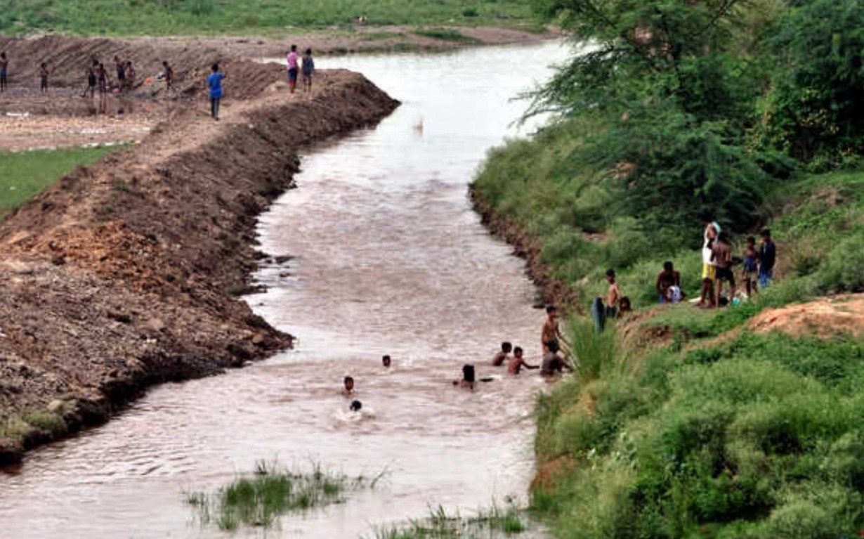 Pollution-Ghaggar-River-Mumbai-India-Environmental-NGO-Earth5R