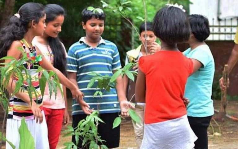 Tree-Plantation-Bilaspur-Mumbai-India-Environmental-NGO-Earth5R