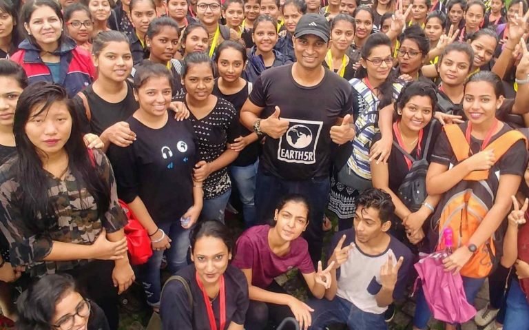Volunteer-Lake-Cleanup-Mumbai-India-Environmental-NGO-Earth5R