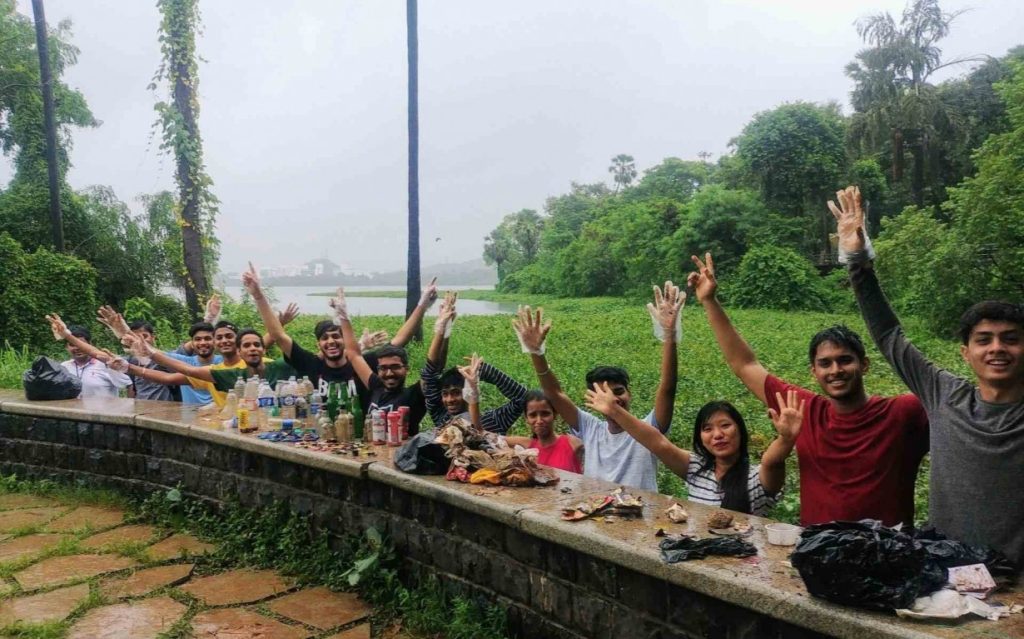 Volunteers-Lake-Cleanup-Recycling-Earth5R-Mumbai-India-Environmental-NGO