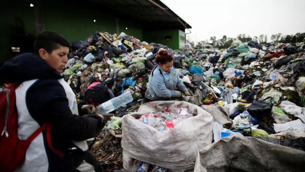 Argentine Waste Mountain waste management Garbage Earth5R