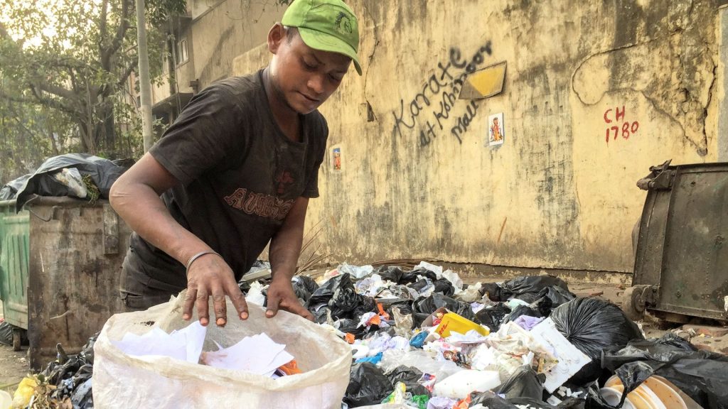Earth5R CSR ESG Working With Ragpickers & Recyclers Earth5R