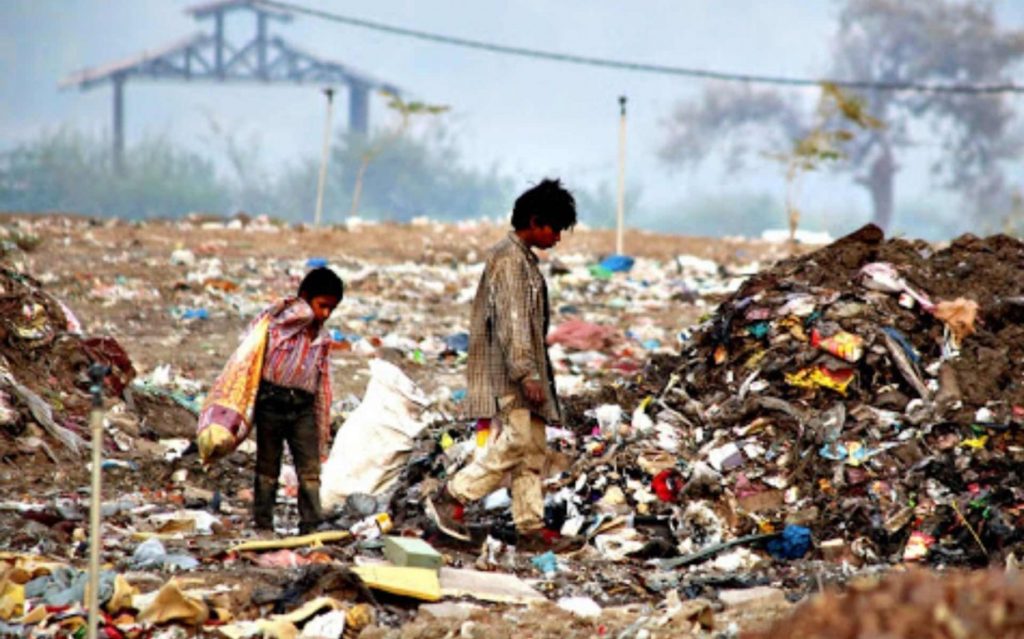 Waste-Cleanup-Mumbai-India-Environmental-NGO-Earth5R