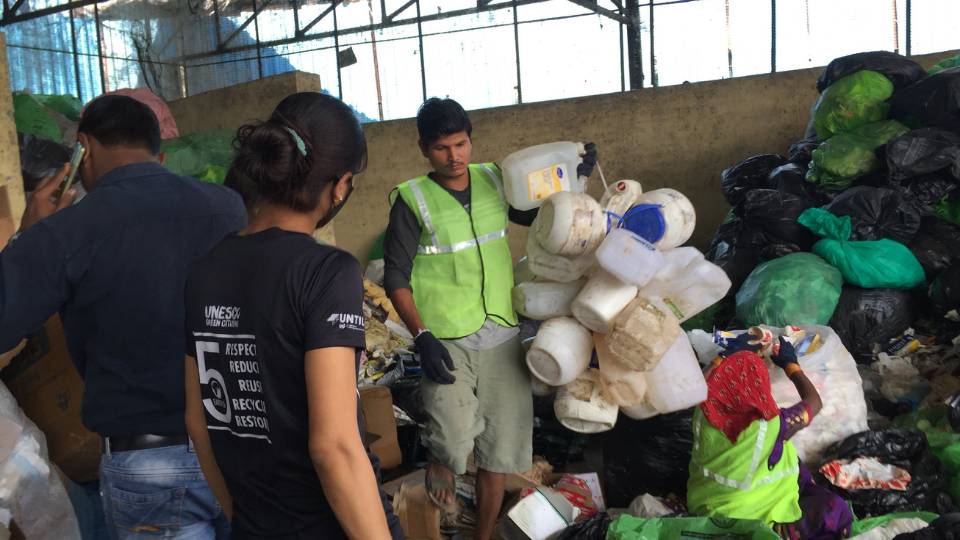 Earth5R is a leading sustainability and ESG organization in Mumbai driving large-scale waste management and climate action projects across India.