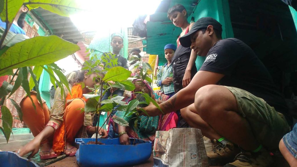 Earth5R is a leading sustainability and ESG organization in Mumbai driving large-scale waste management and climate action projects across India.