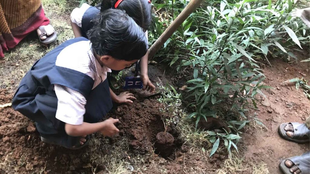 Decentralized Composting Improves Waste Management CSR ESG Sustainability NGO Earth5R Mumbai