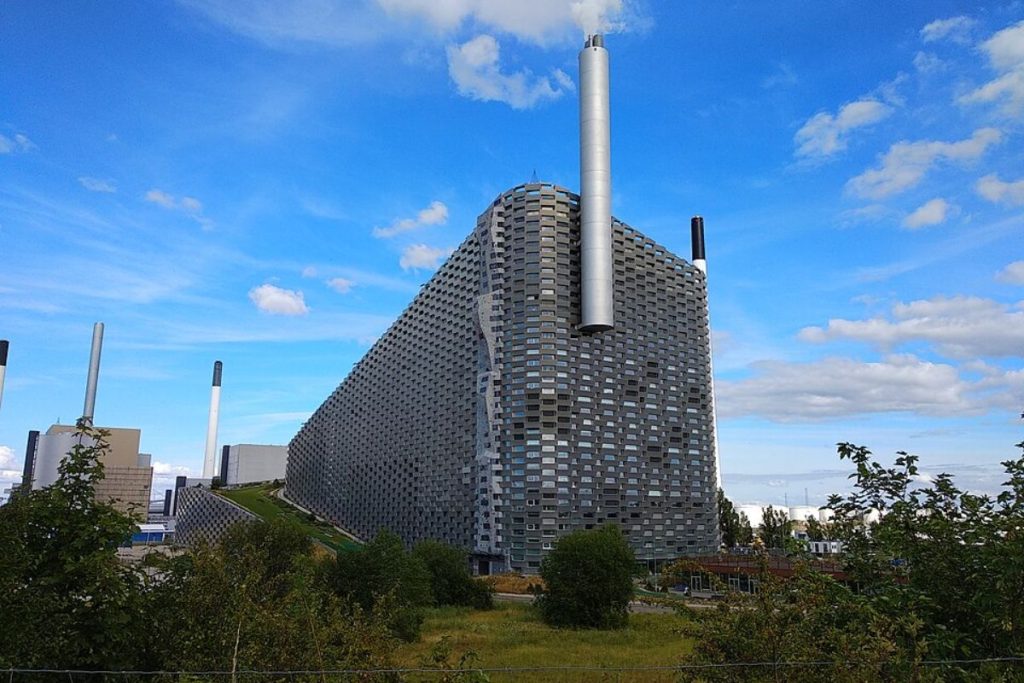 The Copenhill waste-to-energy plant in Copenhagen, a key example of smart city climate resilience.