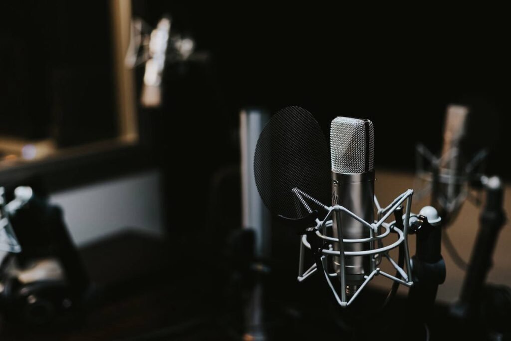 A professional podcast microphone setup symbolizing Earth5R’s sustainability and waste management discussions in Mumbai, focused on ESG and CSR initiatives.