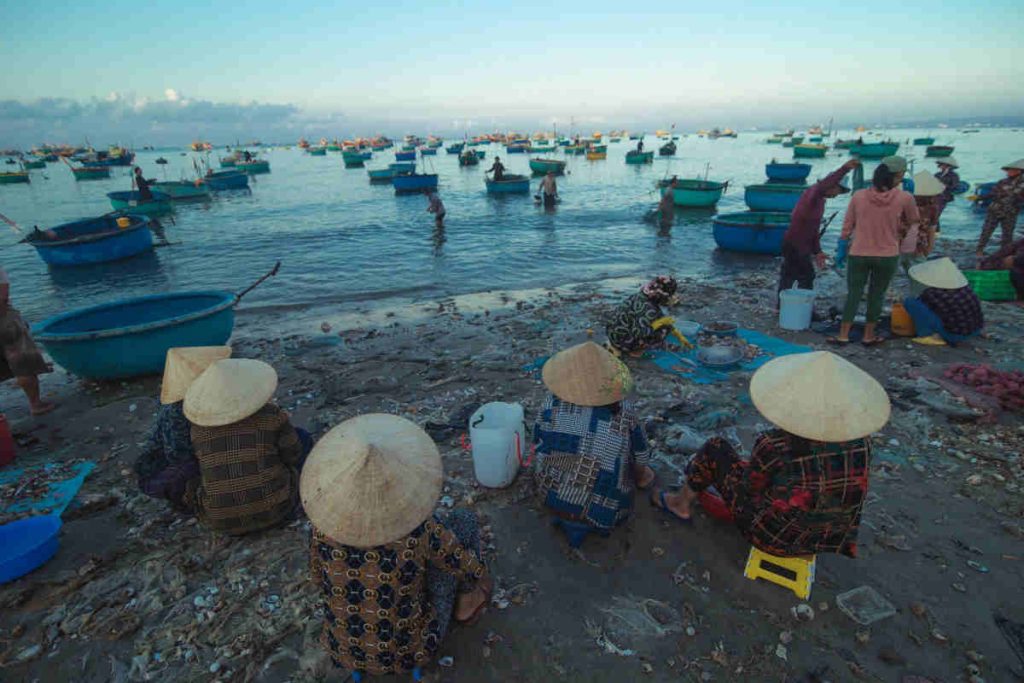 Environmental organisation India Earth5R sustainability waste management river cleaning CSR ESG The Invisible Cost of Dirty Rivers on Urban Real Estate: An Earth5R Urban Policy View-9 Reasons Why Every CSR Department Should Invest in Riverfront Projects: Earth5R CSR Guide