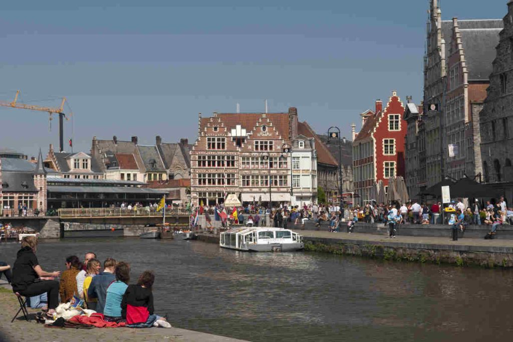 Environmental organisation India Earth5R sustainability waste management river cleaning 
CSR ESG The Invisible Cost of Dirty Rivers on Urban Real Estate: An Earth5R Urban Policy View