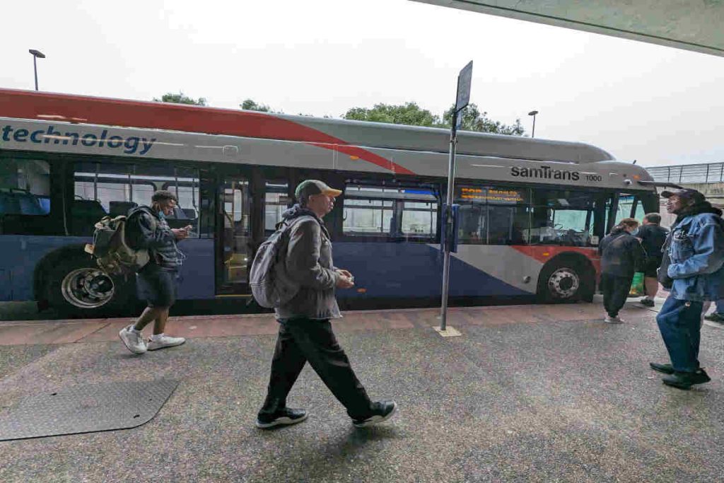 Environmental organisation India Earth5R sustainability waste management river cleaning CSR ESG7 Urban Air Quality Innovations That Could Save Millions: An Earth5R Tech Review