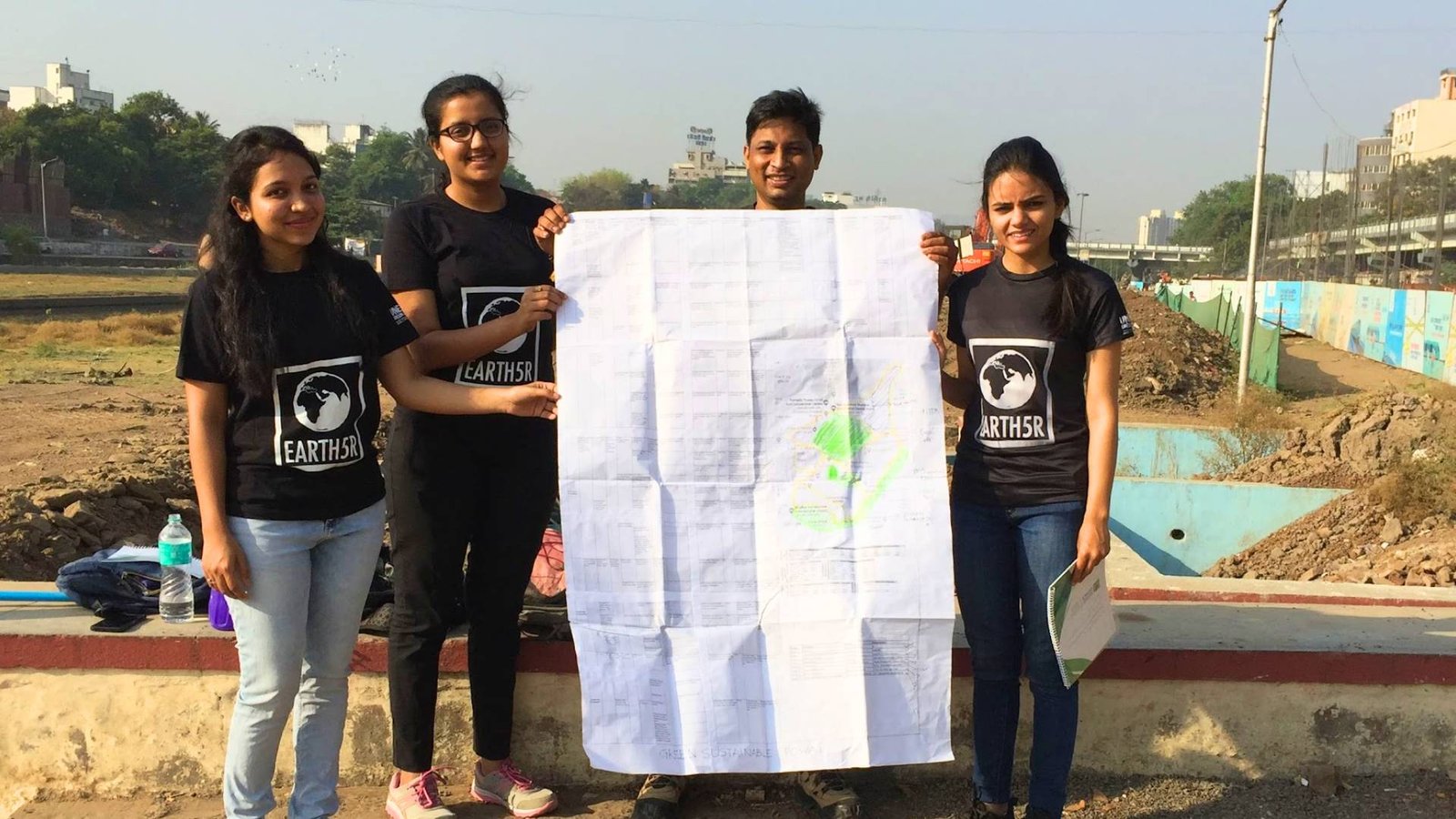 Earth5R volunteers with national river cleaning blueprint for India Blue Cities Network