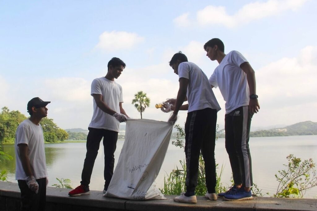 Powai Lake Cleanup- Earth5R