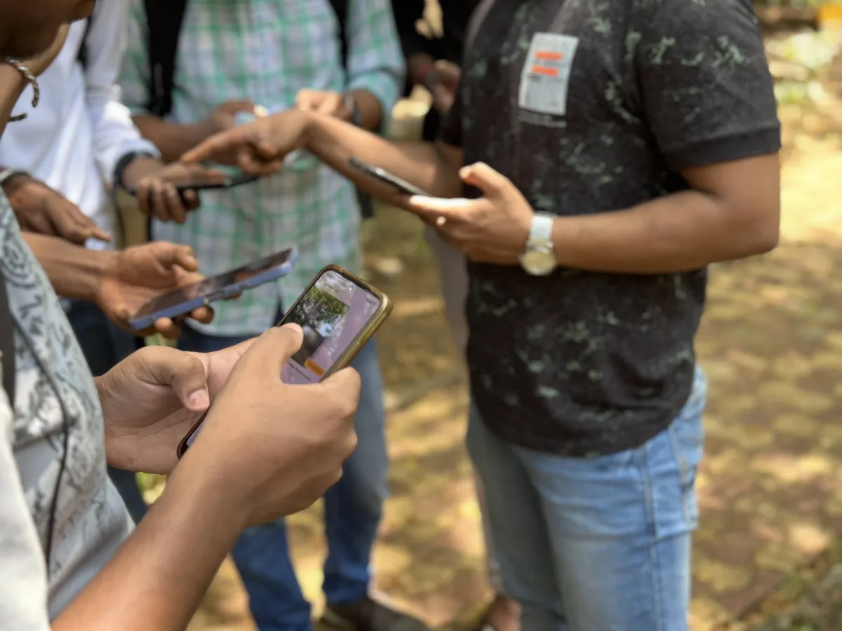 Earth5R volunteers geotagging trees on the Earth5R app in Mumbai, collecting verified field ESG and climate data