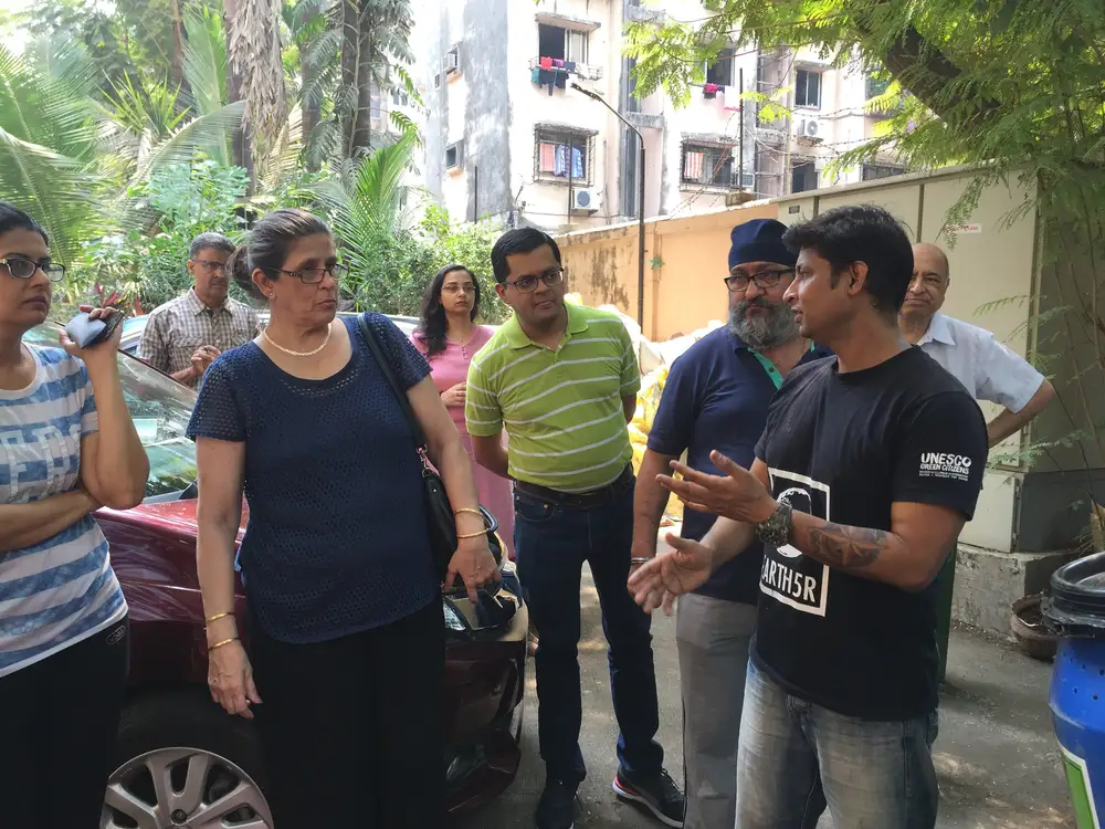Saurabh Gupta explaining odour-free aerobic composting to housing society residents, Earth5R CSR programme in Mumbai